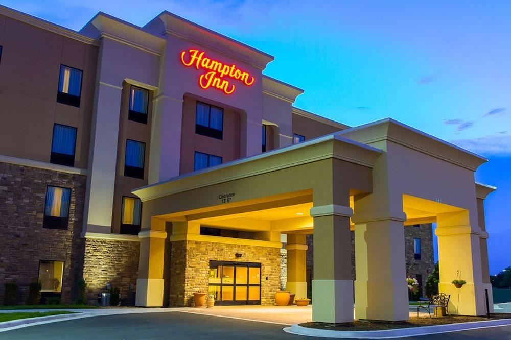 Hampton Inn Dekalb - Near The University Exterior photo