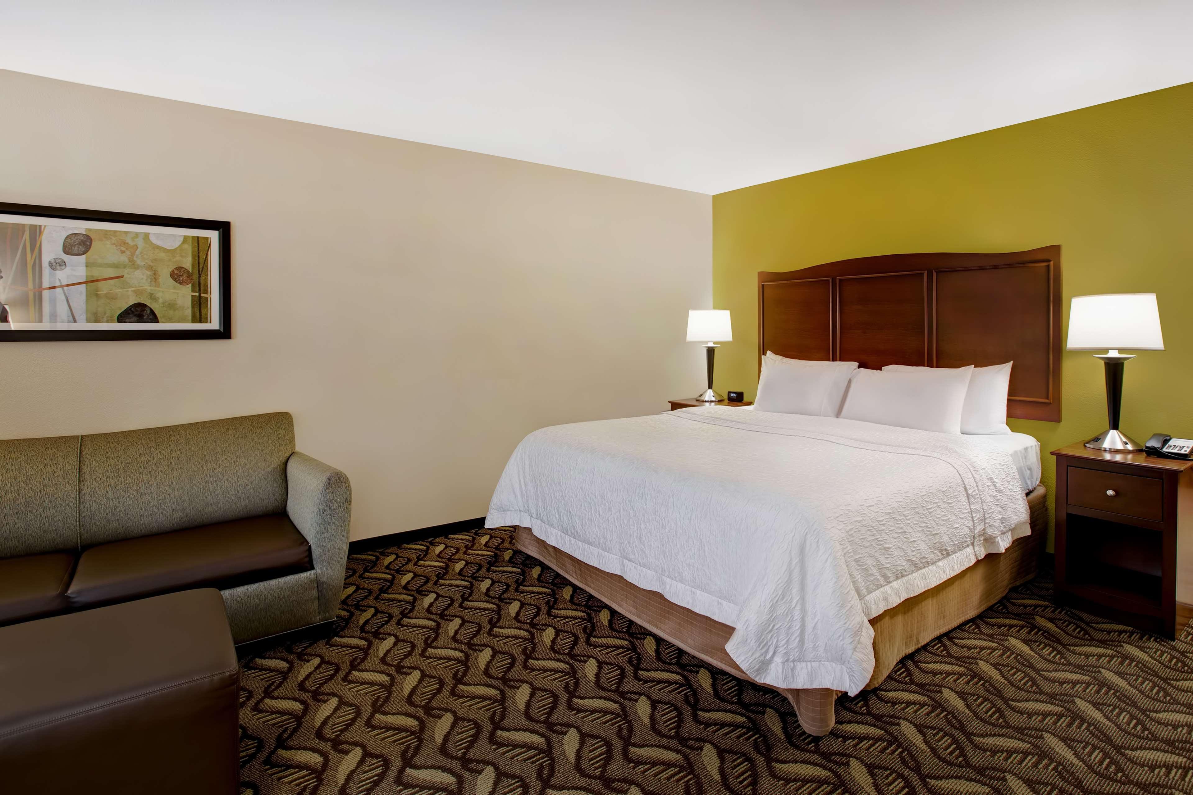 Hampton Inn Dekalb - Near The University Exterior photo