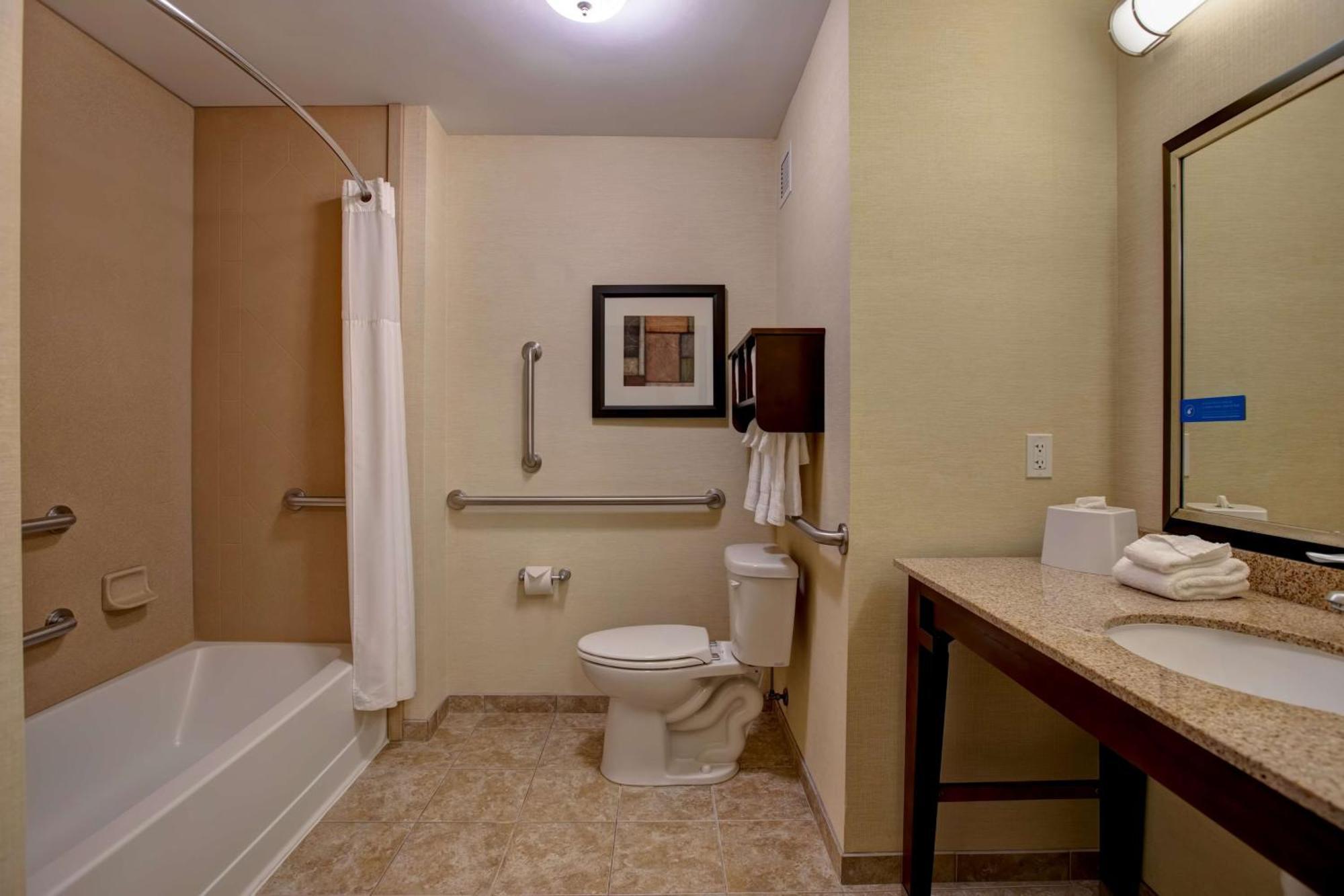 Hampton Inn Dekalb - Near The University Exterior photo